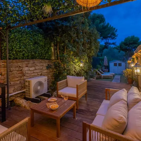 Balinaise - Balneo Privee Et Jardin Secret Apartman
