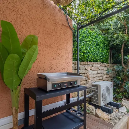 Balinaise - Balneo Privee Et Jardin Secret Apartman